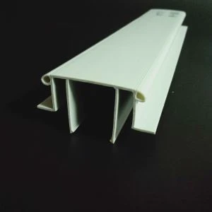 Extrusió de canals de plàstic